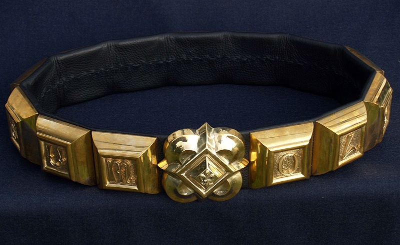 B16 Knight's belt